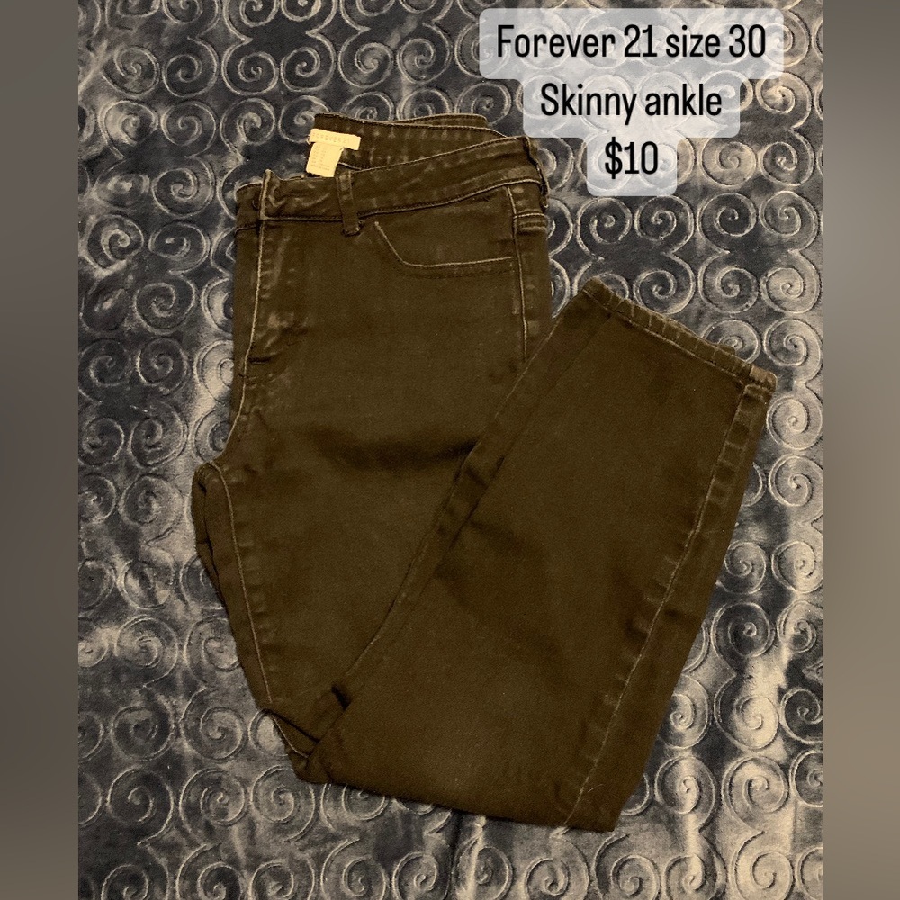 Black ankle skinny jeans